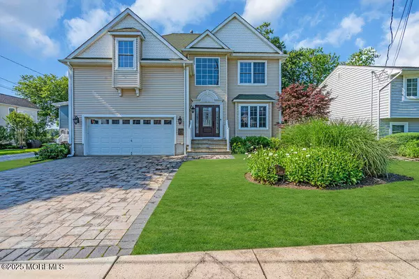 Spring Lake, NJ 07762,419 Central Avenue