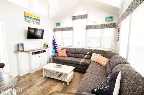 Seaside Park, NJ 08752,37 15th Avenue