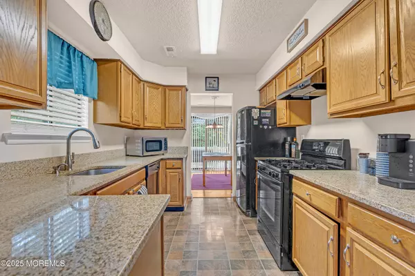 Plainsboro, NJ 08536,39 Hampshire Drive