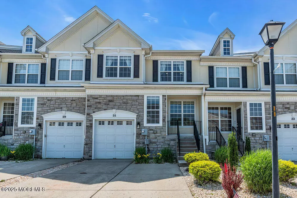 Jackson, NJ 08527,31 Brookfield Drive