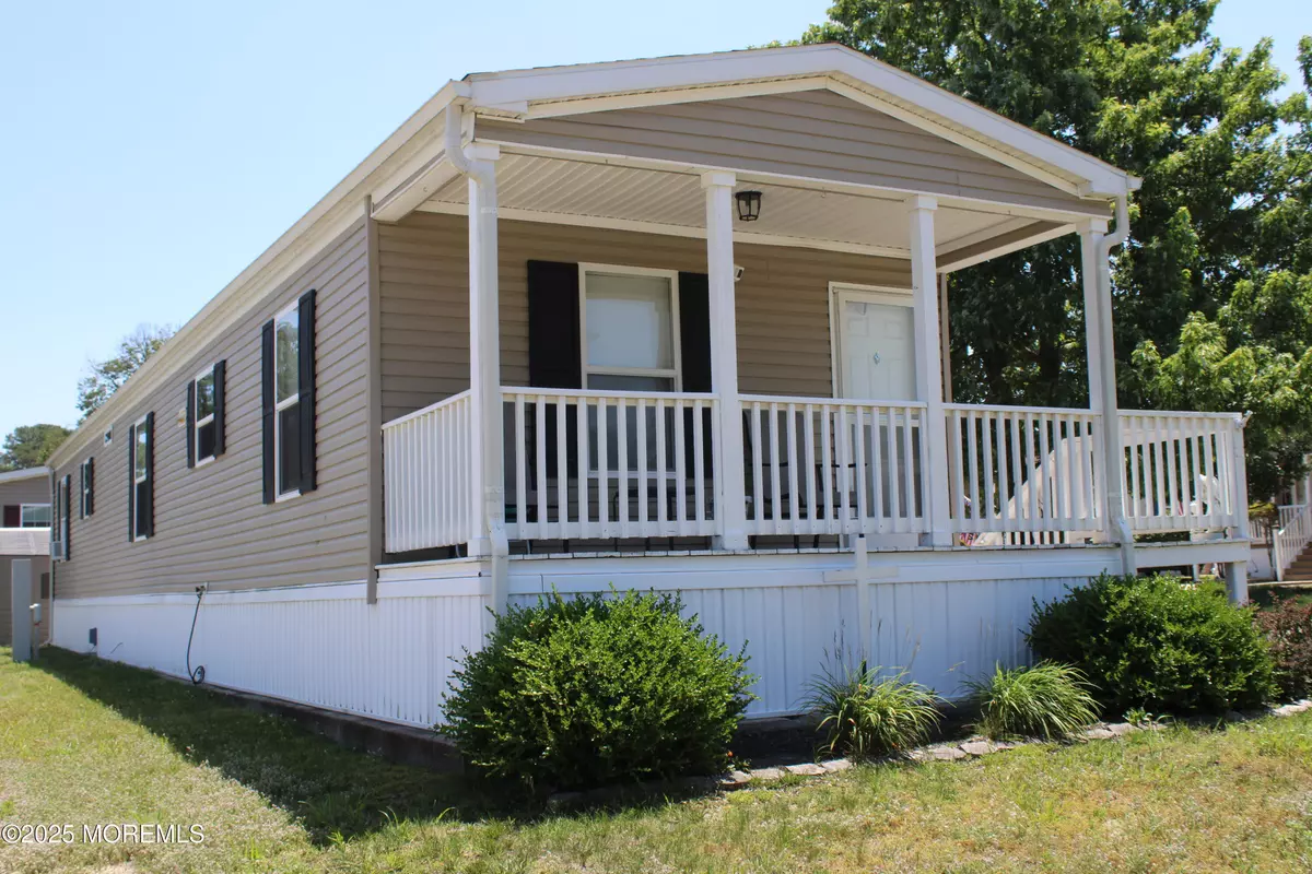 Whiting, NJ 08759,147 Woodchuck Parkway