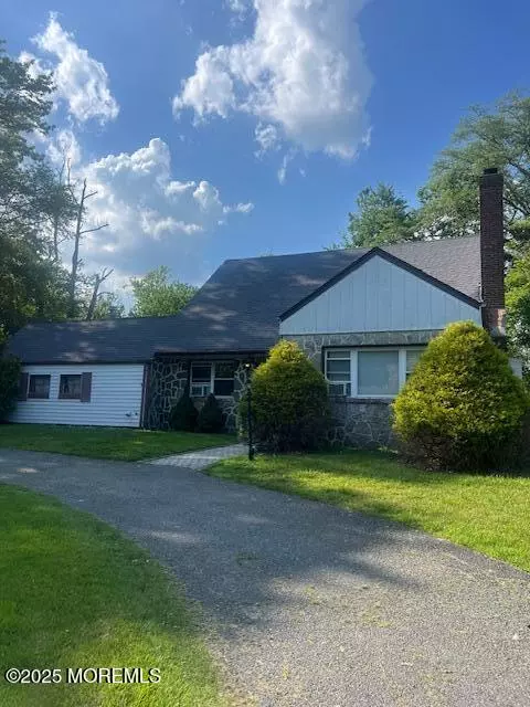 Oakhurst, NJ 07755,411 Brookside Avenue