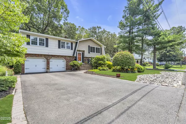 Brick, NJ 08724,27 Greenhill Drive