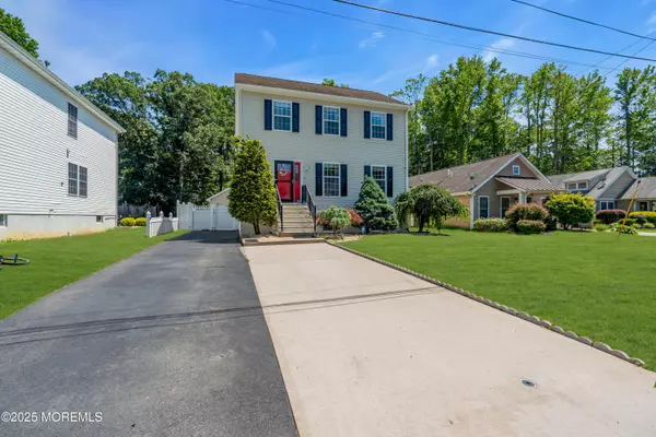 East Windsor, NJ 08520,14 Evan Avenue