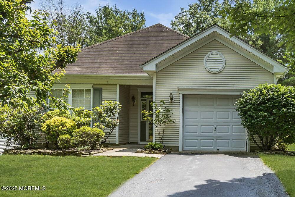 14 Spring Meadow Drive, Lakewood, NJ 08701