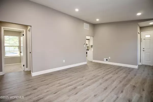 Freehold, NJ 07728,32 Carnaby Close