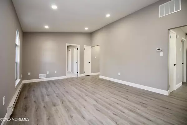 32 Carnaby Close, Freehold, NJ 07728