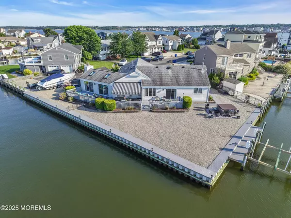 Toms River, NJ 08753,36 Freeman Court