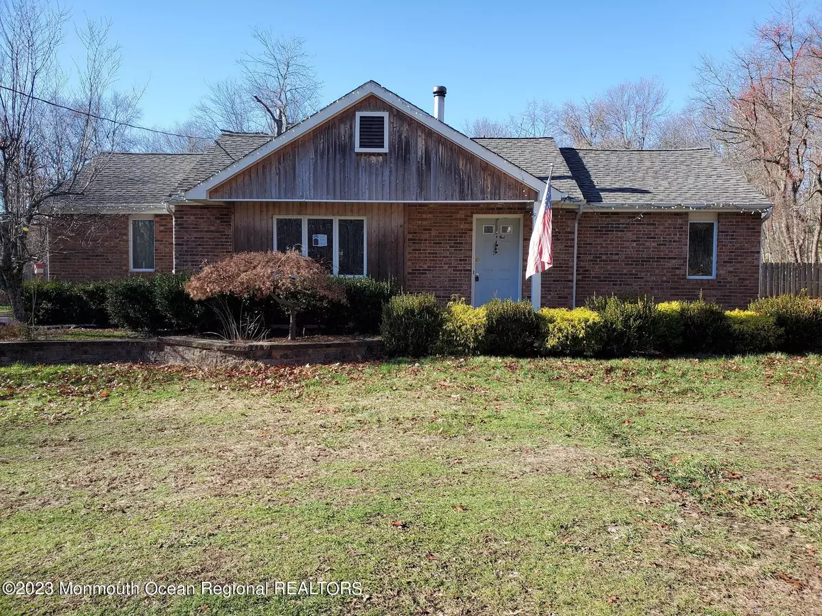 Howell, NJ 07731,16 Pinewood Road
