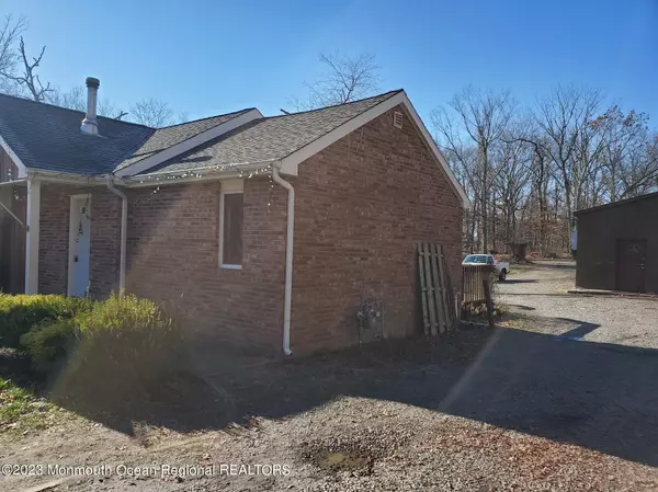 Howell, NJ 07731,16 Pinewood Road
