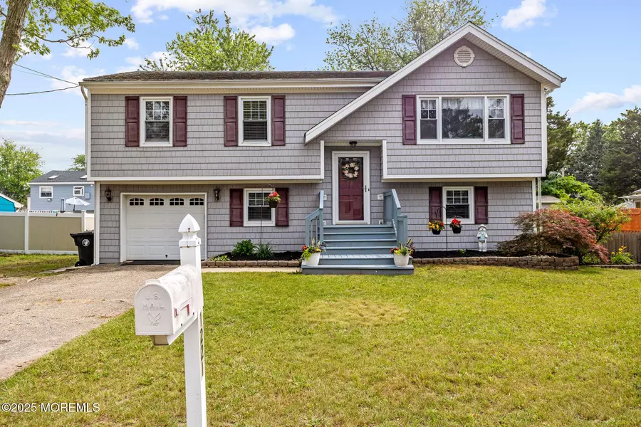 1221 Bewick Street, Toms River, NJ 08753