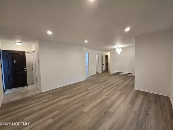 Manalapan, NJ 07726,218 Medford Court #E