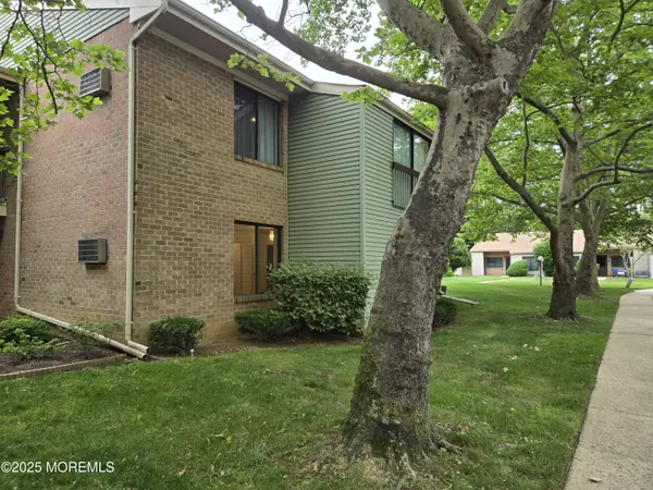 Manalapan, NJ 07726,218 Medford Court #E