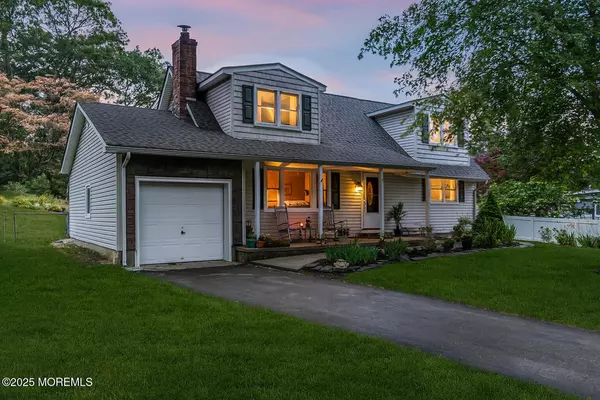 Toms River, NJ 08753,4 Dauphin Court