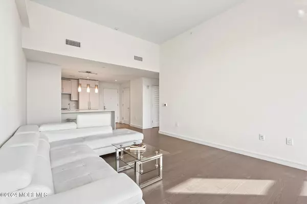 Long Branch, NJ 07740,30 Melrose Terrace #608