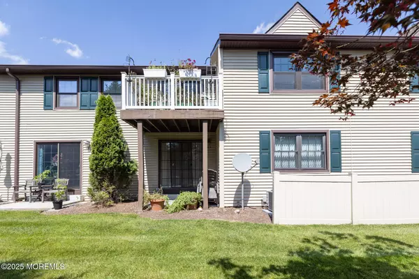 Metuchen, NJ 08840,50 Prospect Street #09