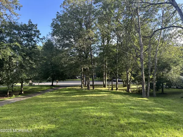 Jackson, NJ 08527,10 Brentwood Drive