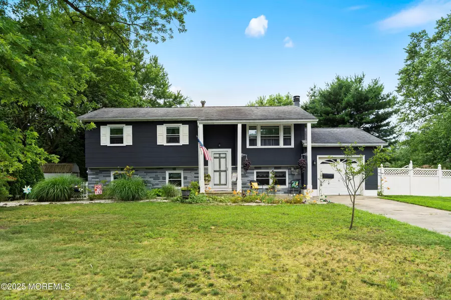 15 Robert Terrace, Jackson, NJ 08527