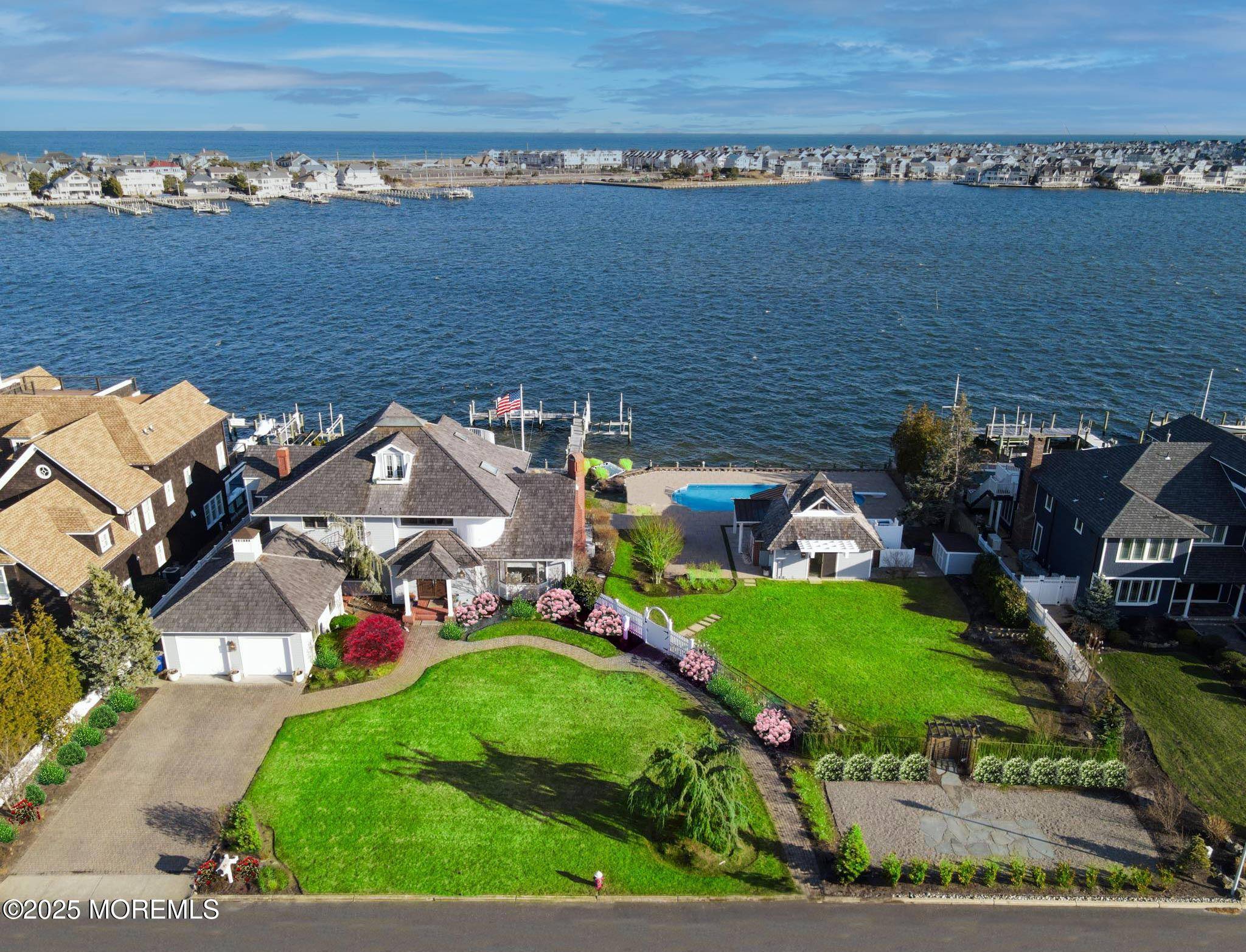 292 Dutchmans Point Road, Mantoloking, NJ 08738
