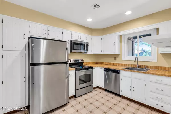 Red Bank, NJ 07701,12 Ellsworth Court