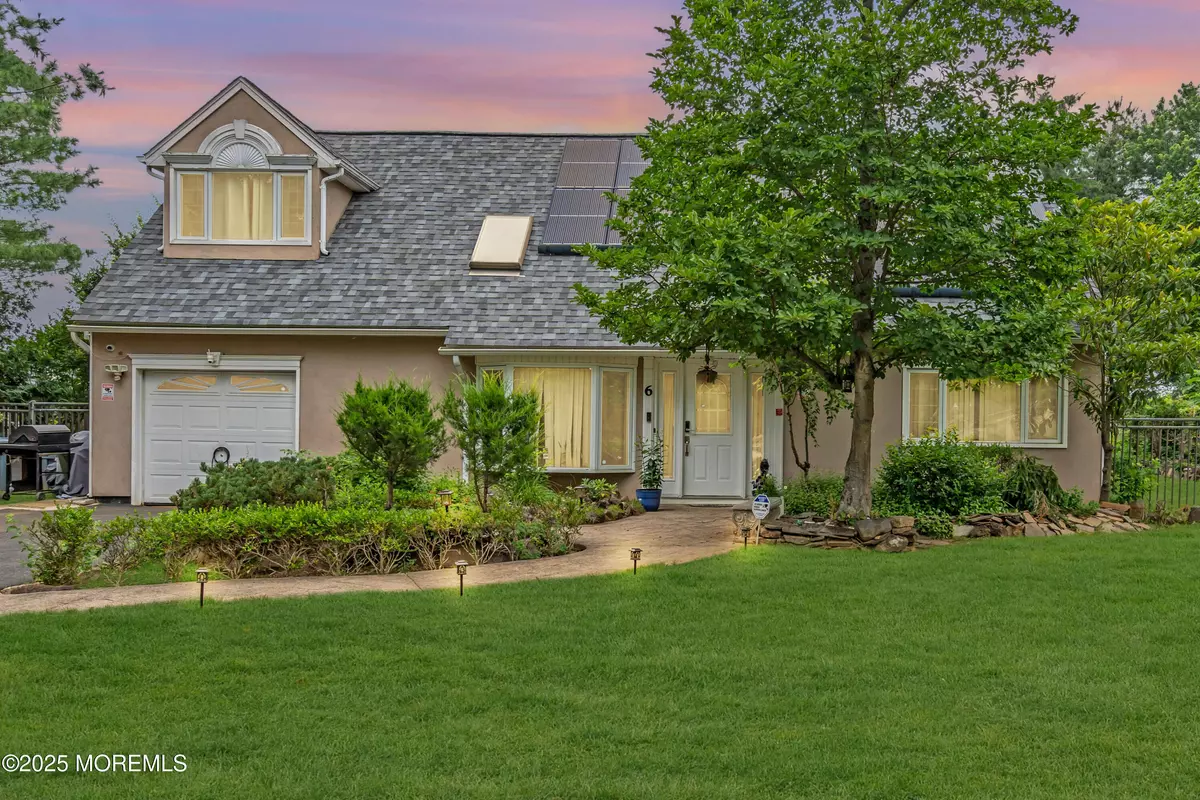 Manalapan, NJ 07726,6 Hillcrest Road