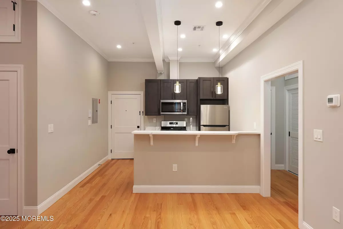 Red Bank, NJ 07701,14 W Front Street #2F