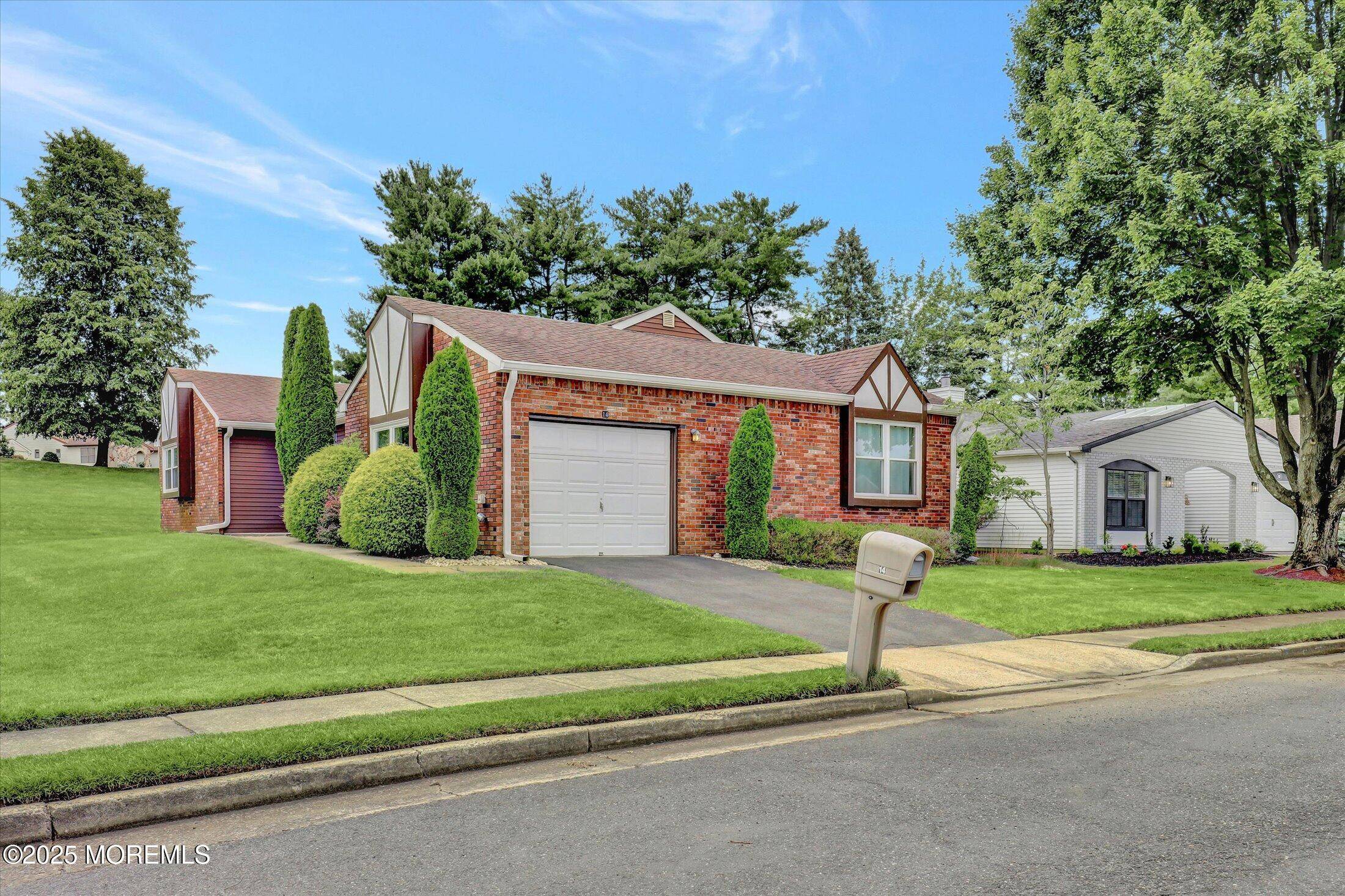 Marlboro, NJ 07746,14 Weston Court