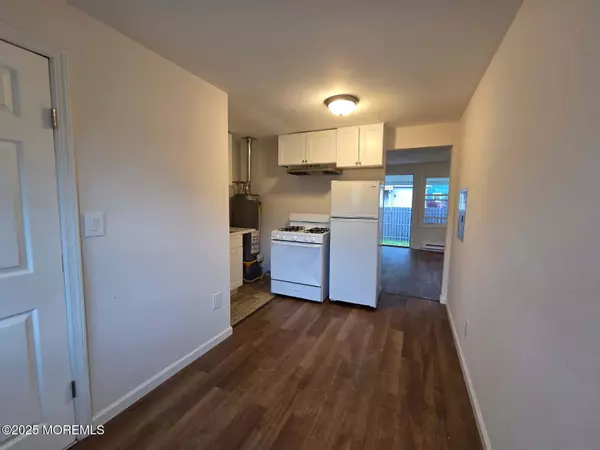 Keansburg, NJ 07734,164 Seeley Avenue #3