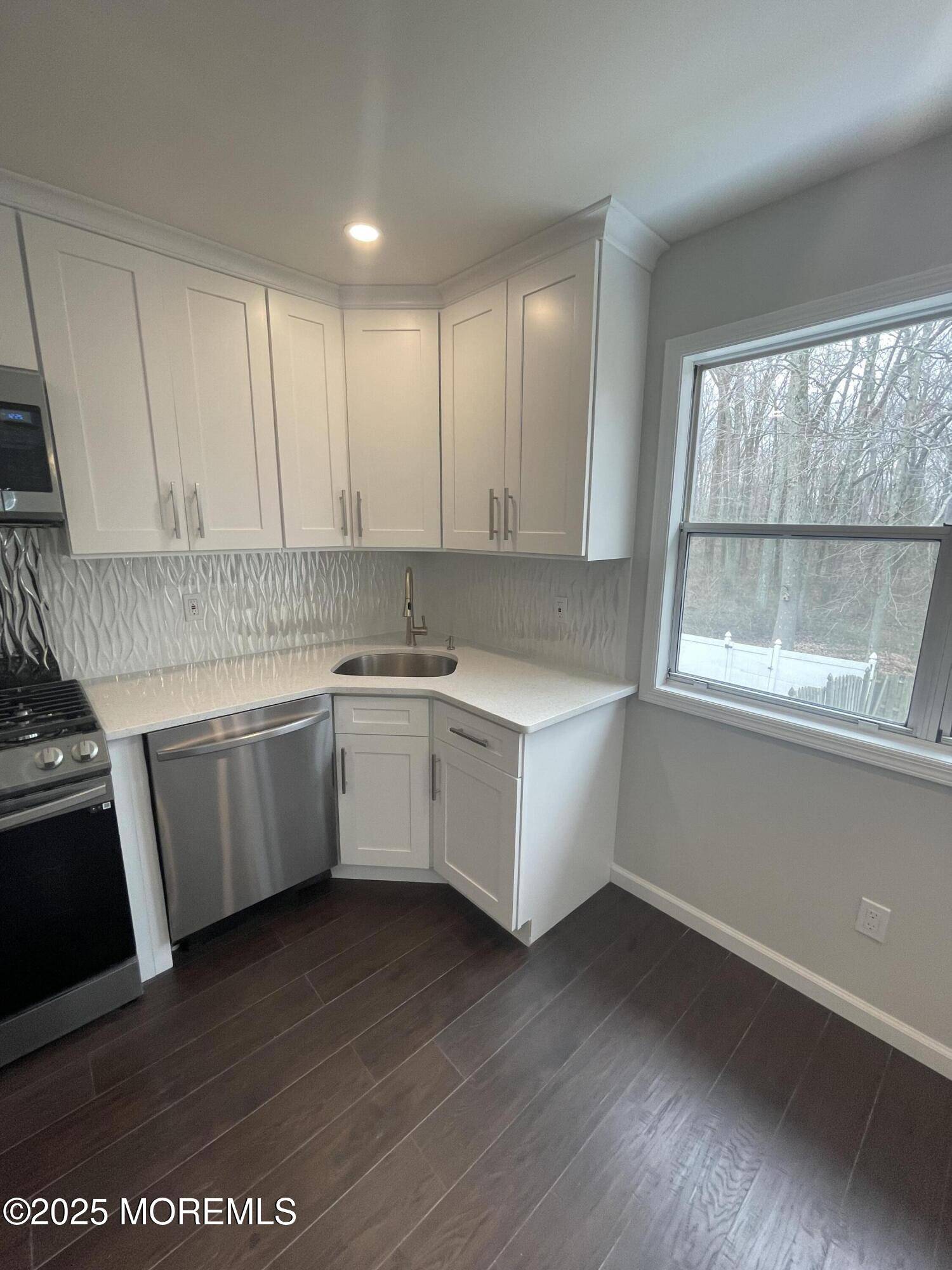 Manalapan, NJ 07726,17 Lone Star Lane