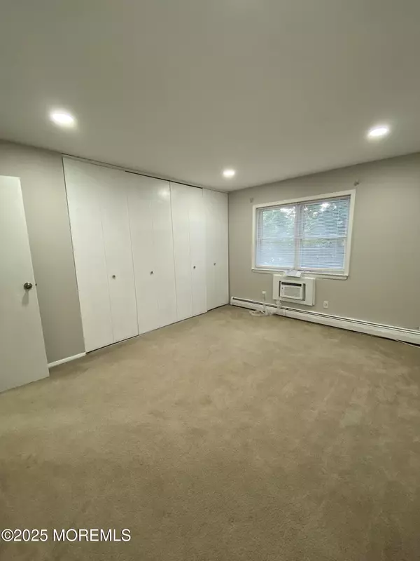 Freehold, NJ 07728,10 E Windsor Terrace