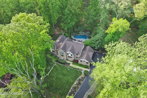 Holmdel, NJ 07733,17 Ashley Drive