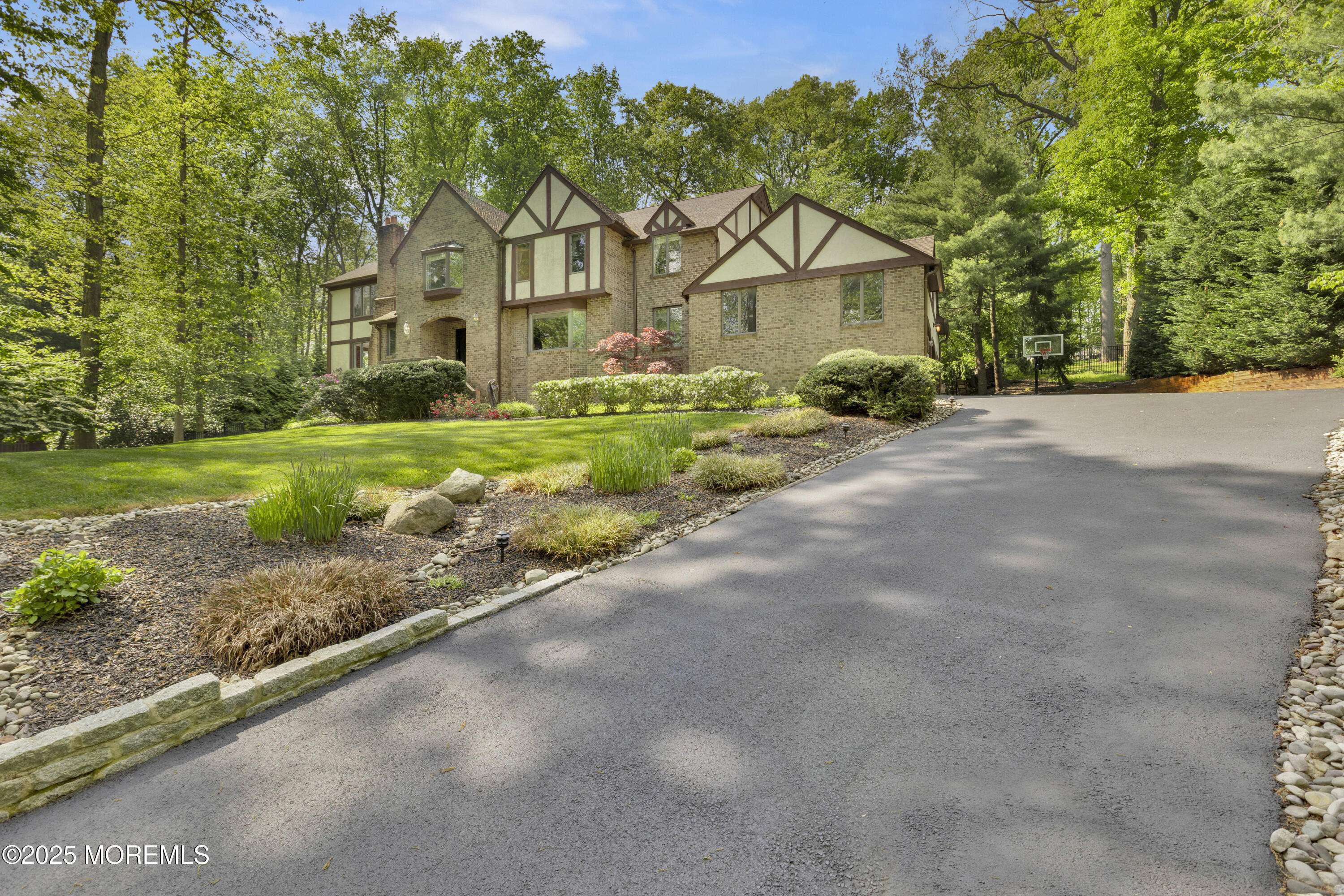 Holmdel, NJ 07733,17 Ashley Drive