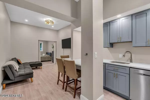 Asbury Park, NJ 07712,321 6th Avenue #103