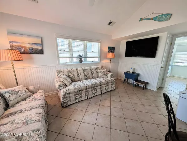 Lavallette, NJ 08735,215 Harbor Drive