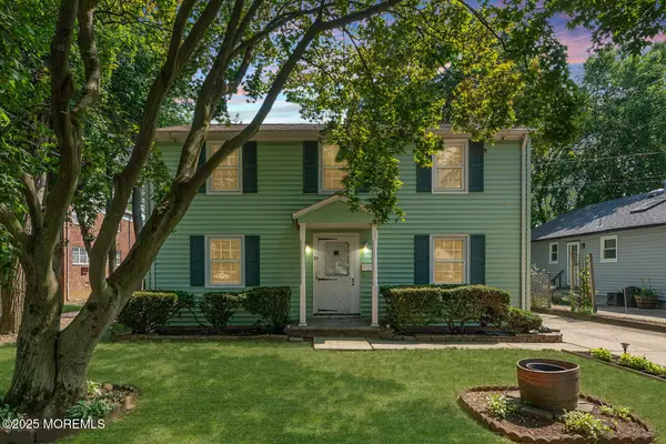 Freehold, NJ 07728,20 Vredenburgh Avenue