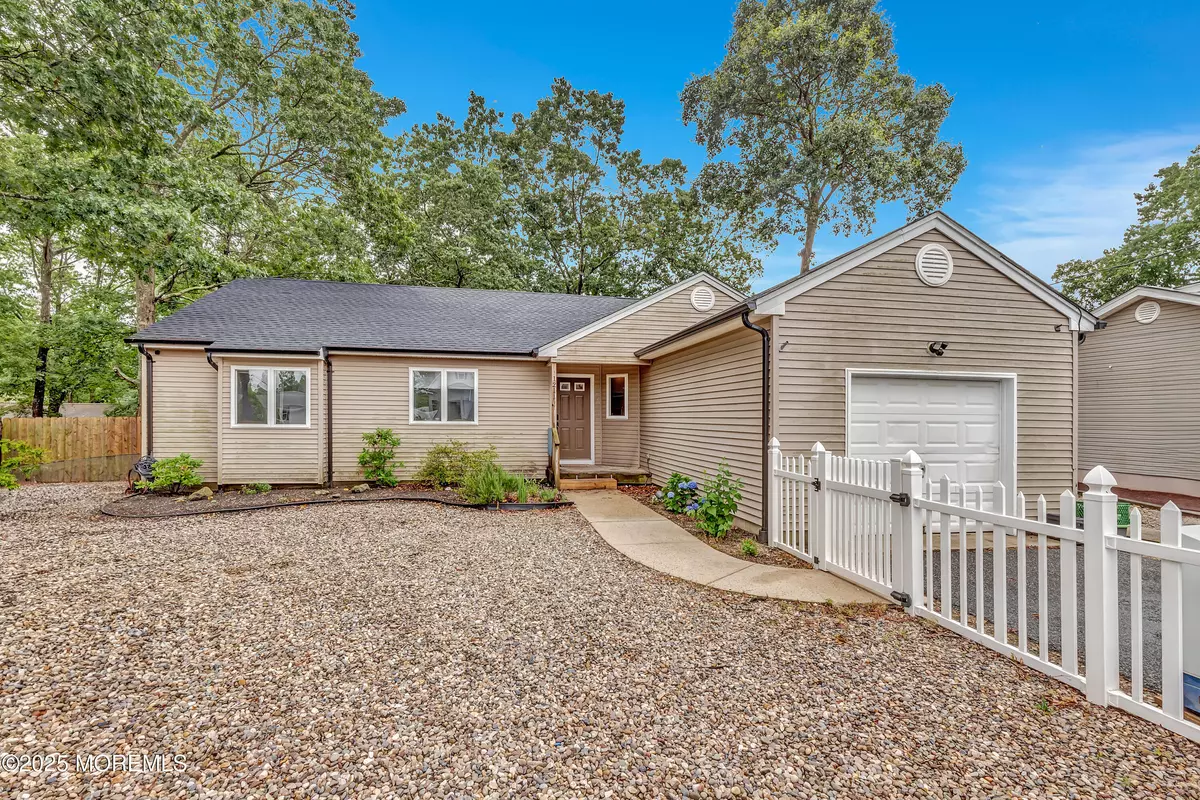 Manahawkin, NJ 08050,1211 Windlass Drive