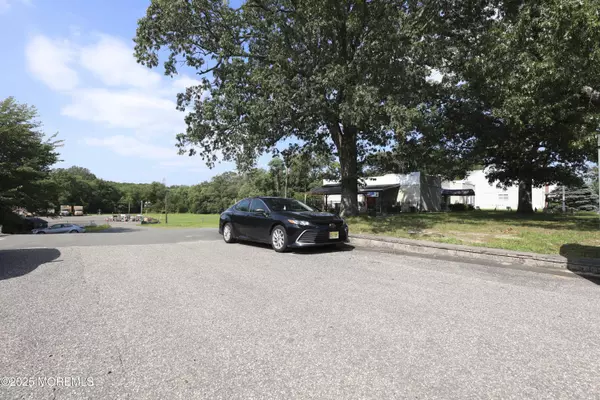 Lakewood, NJ 08701,711 W Kennedy Boulevard