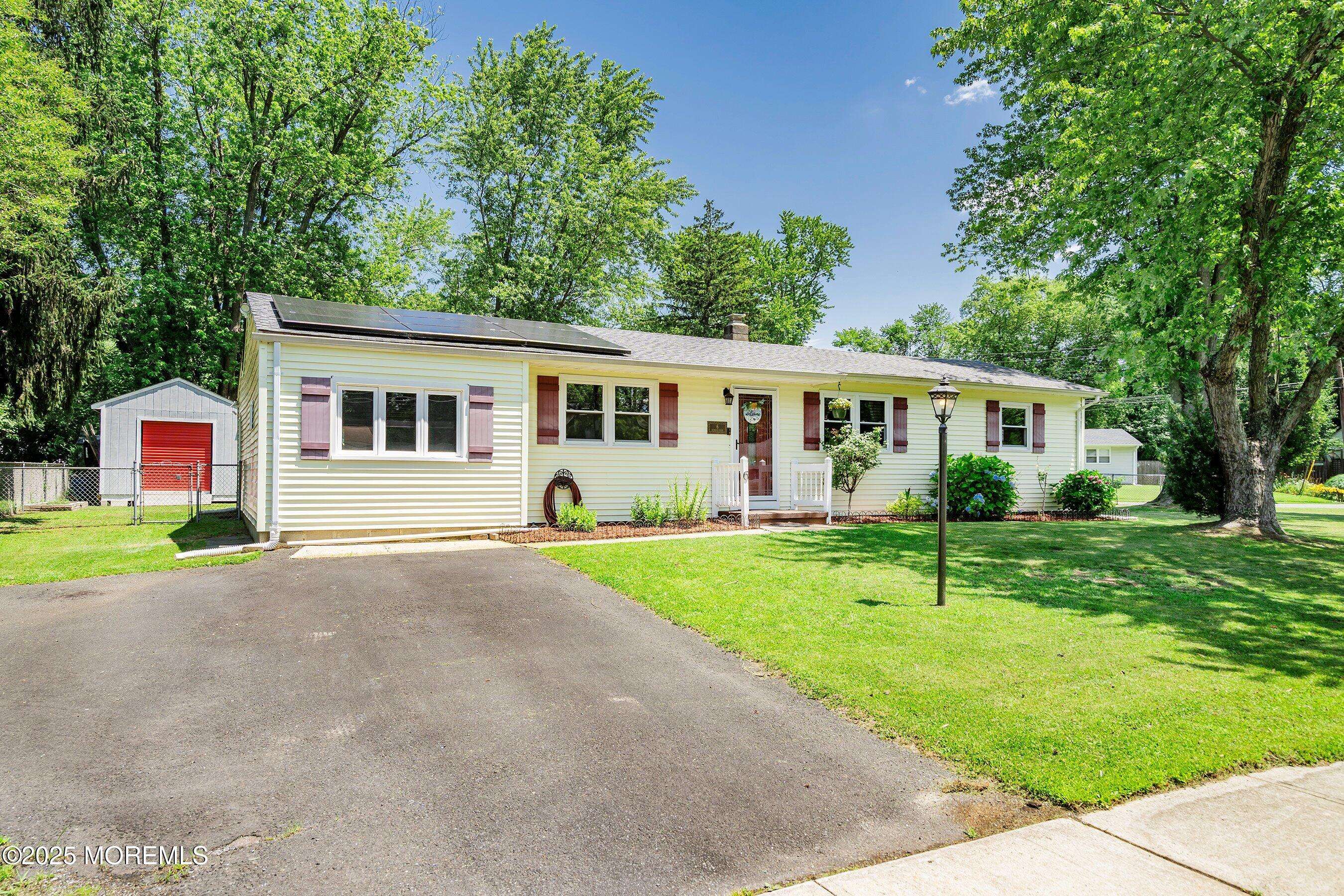 Howell, NJ 07731,6 Redwood Road