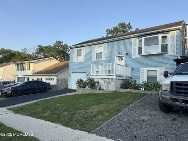 Barnegat, NJ 08005,153 Schooner Avenue