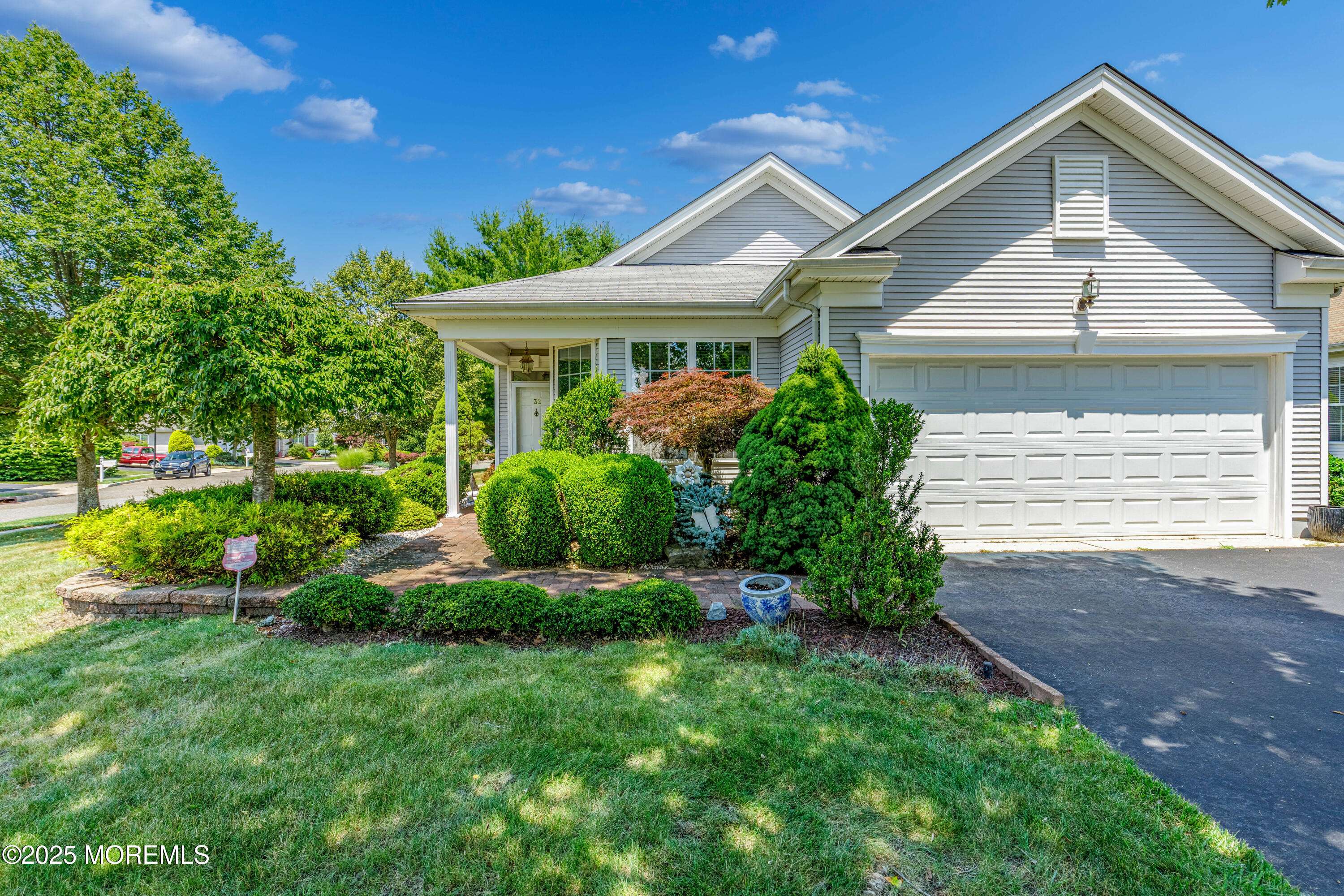 Jackson, NJ 08527,32 Waltham Way