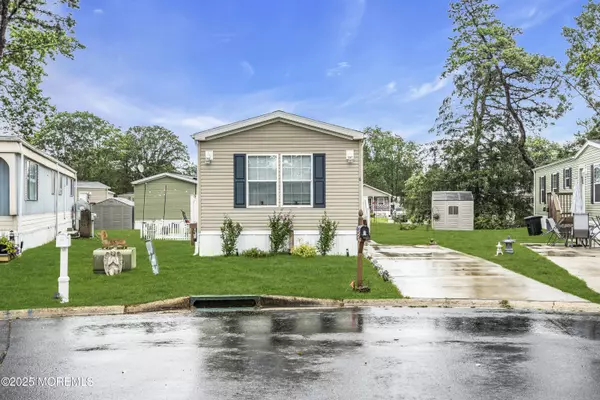 6 Rabbit Court, Whiting, NJ 08759