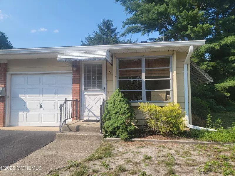 5 Lenape Drive, Whiting, NJ 08759