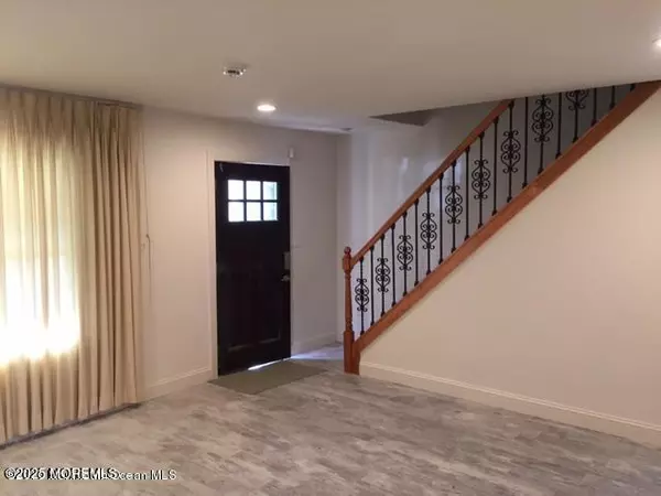 Aberdeen, NJ 07747,28 Irongate Lane