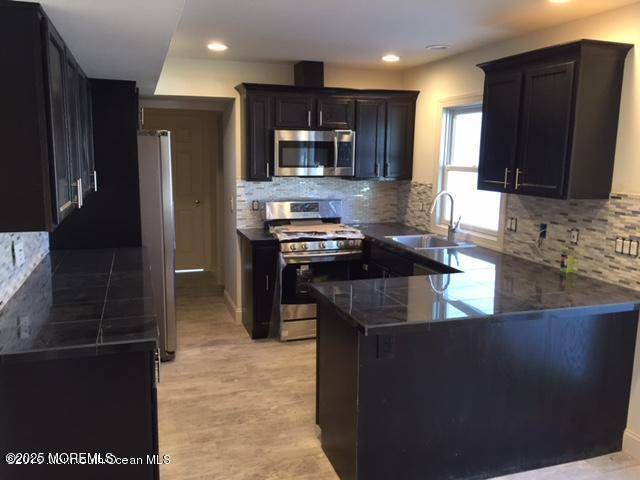 Aberdeen, NJ 07747,28 Irongate Lane