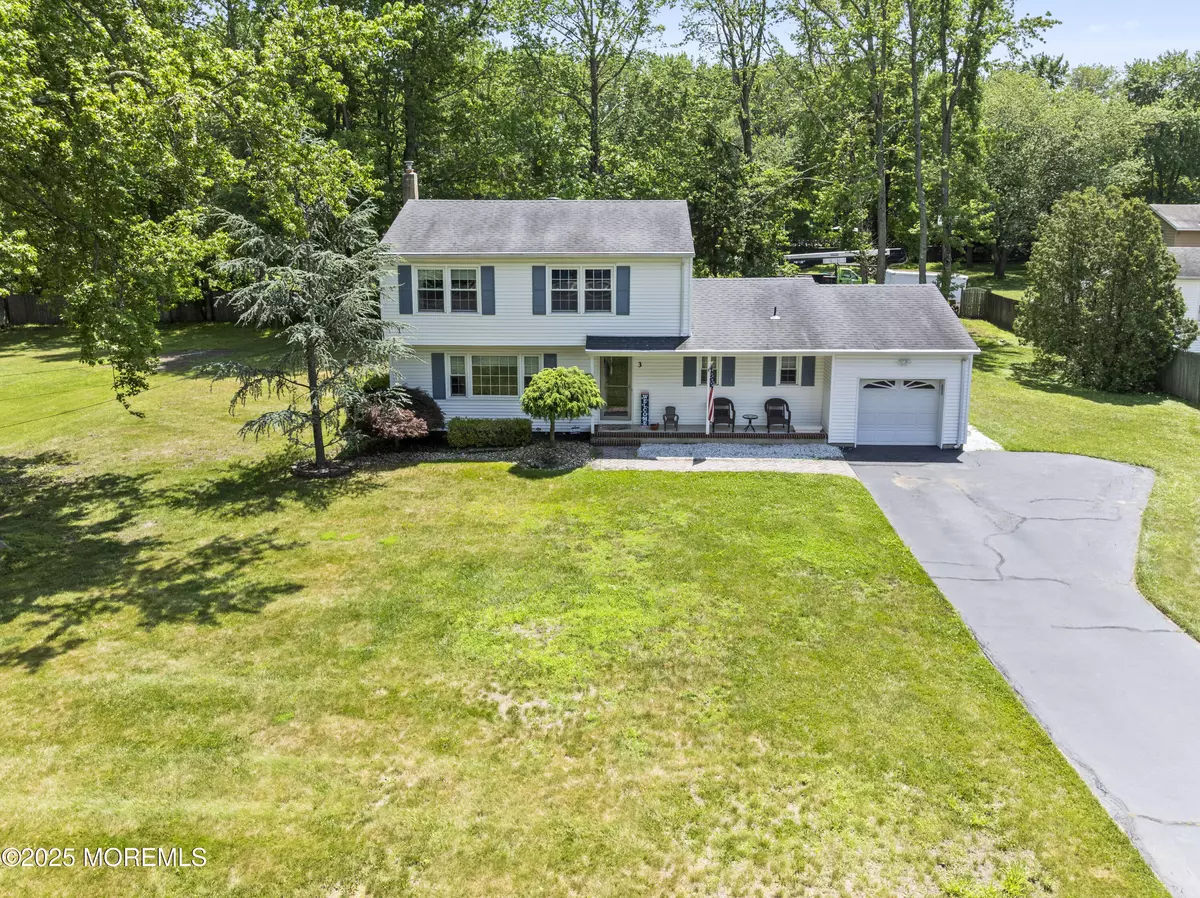 Manalapan, NJ 07726,3 Thompson Lane
