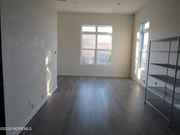 Monroe, NJ 08831,100 Lakeview Avenue #D1