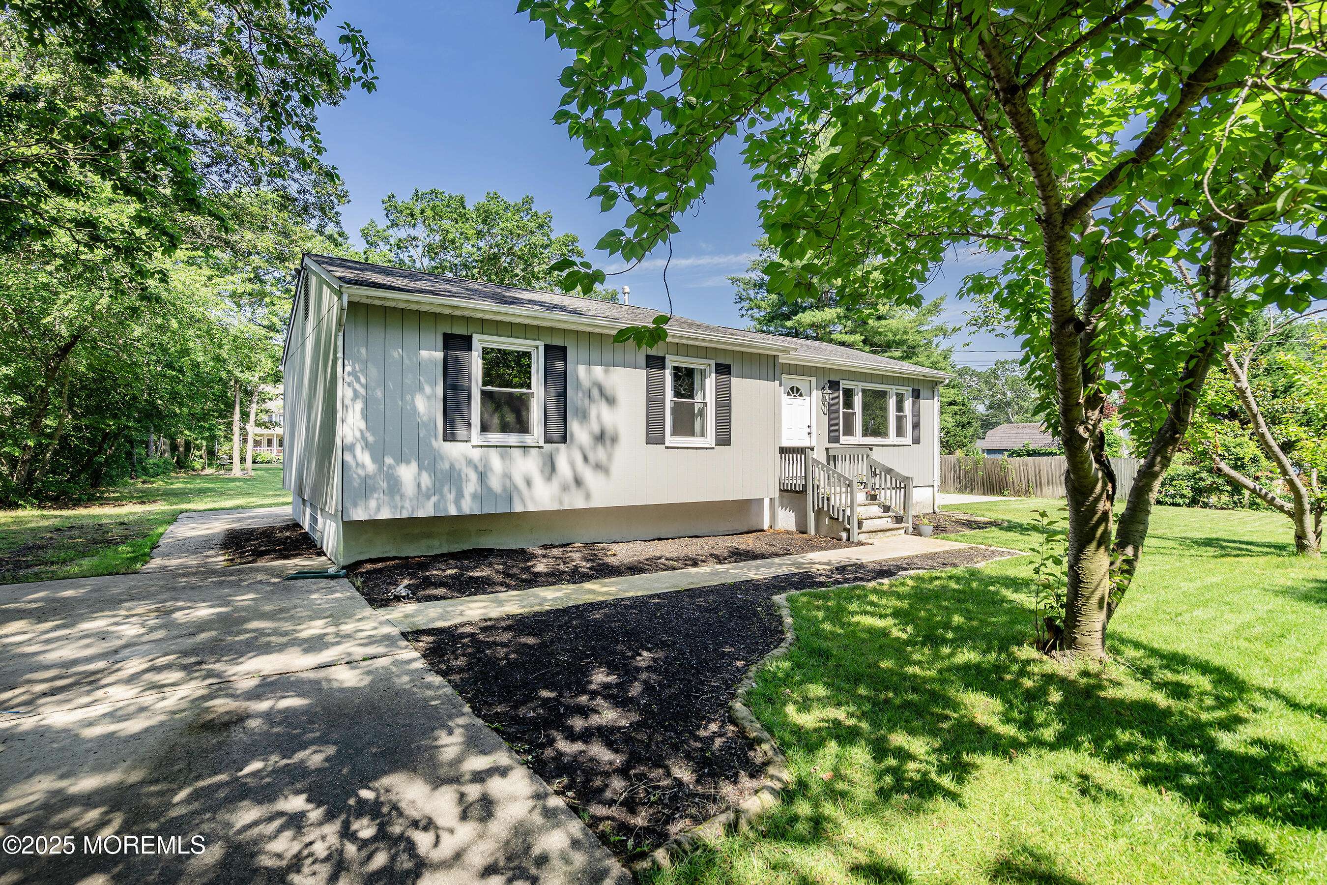 Bayville, NJ 08721,482 Radovan Avenue