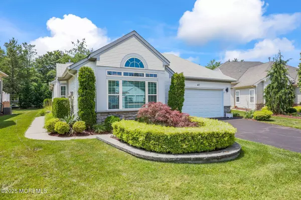 Manalapan, NJ 07726,47 Gainsborough Court