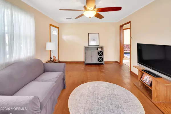 Belford, NJ 07718,207 Ridge Avenue