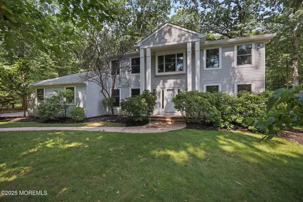 Lincroft, NJ 07738,38 Pine Street